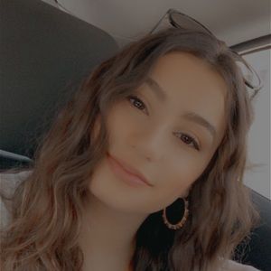 Meet your Posher, Ava